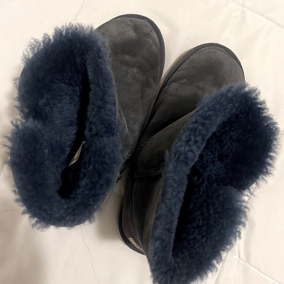 UGG Boots - Picture 5 of 9